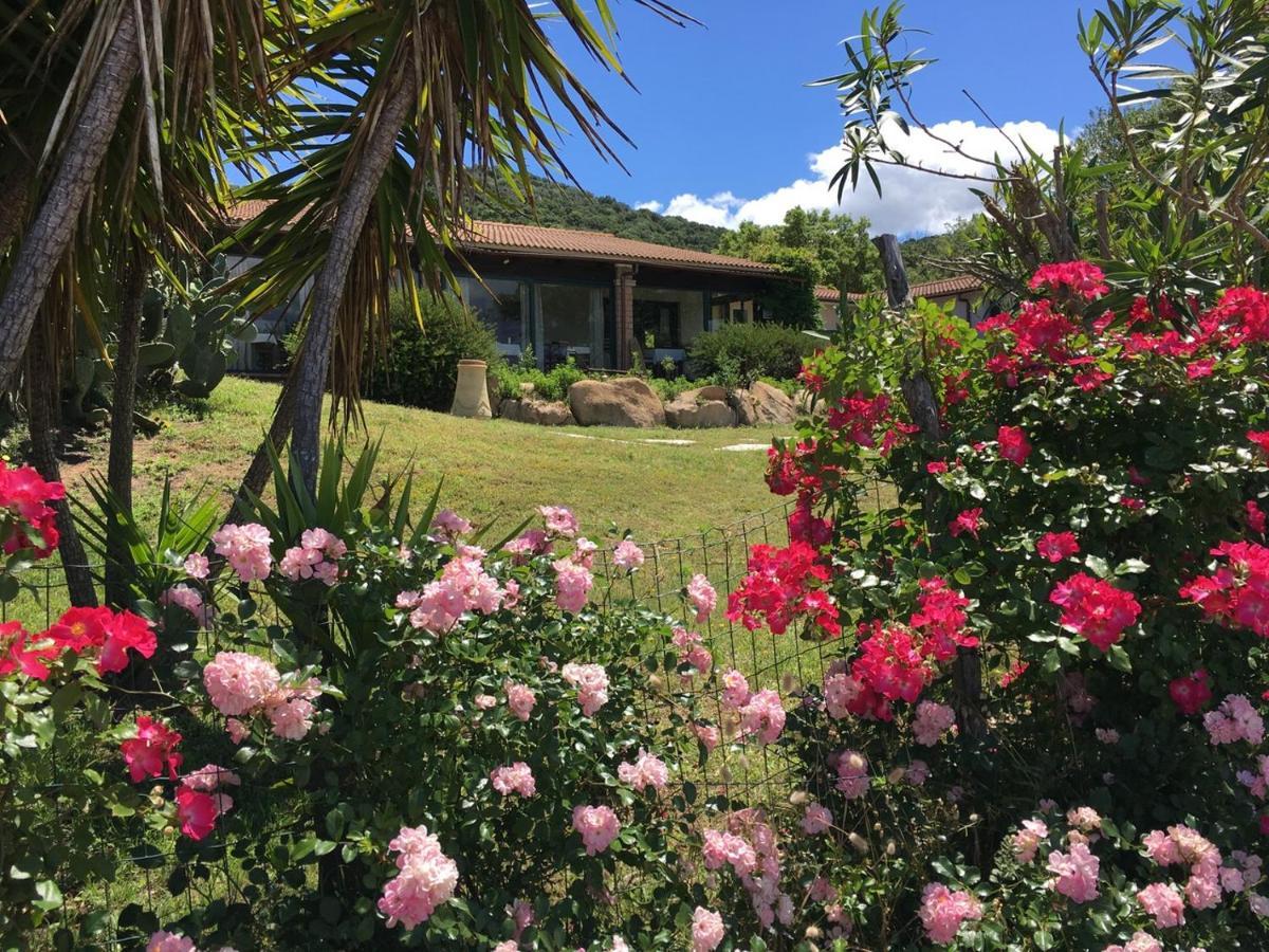 Borgo Di Campagna Hotel Porto San Paolo  Exterior photo