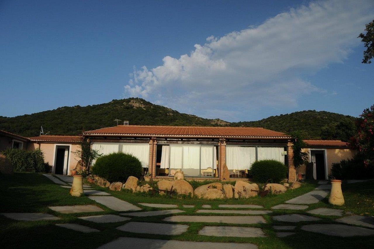 Borgo Di Campagna Hotel Porto San Paolo  Exterior photo