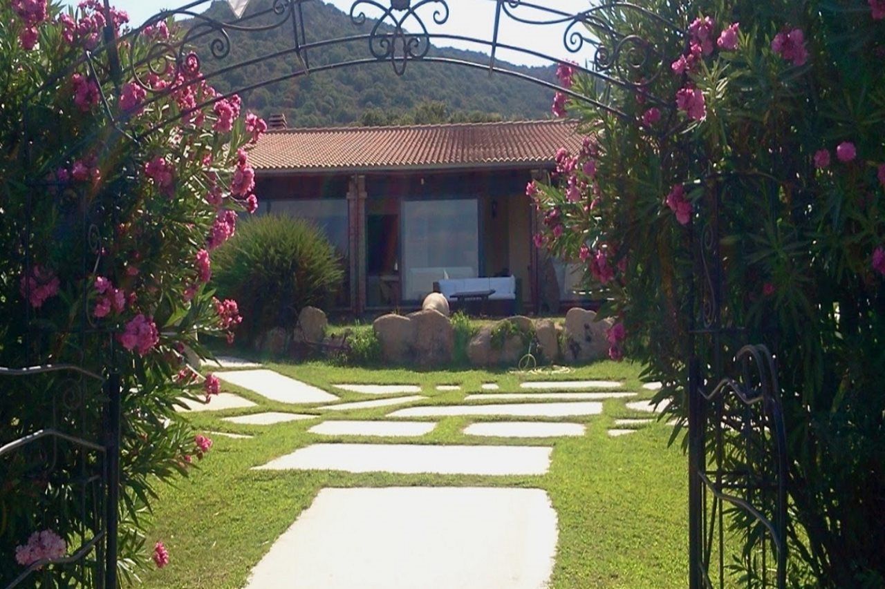 Borgo Di Campagna Hotel Porto San Paolo  Exterior photo